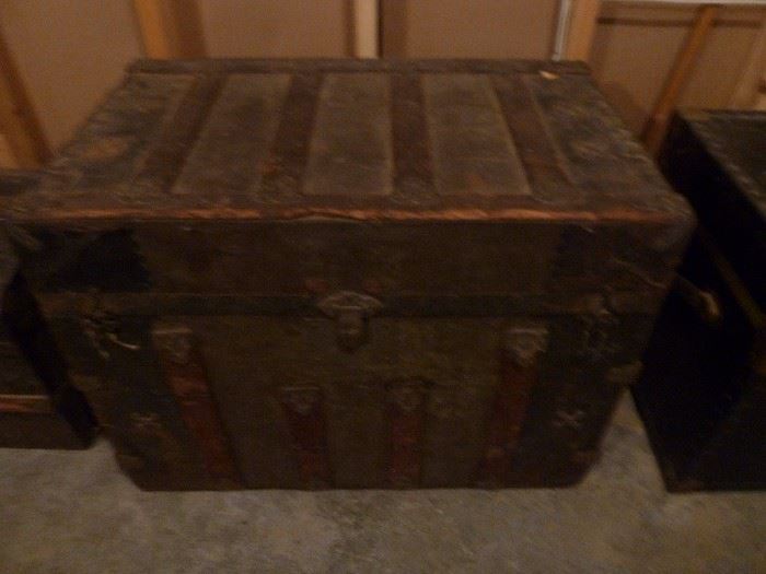 Antique/vintage Trunks and Steamers