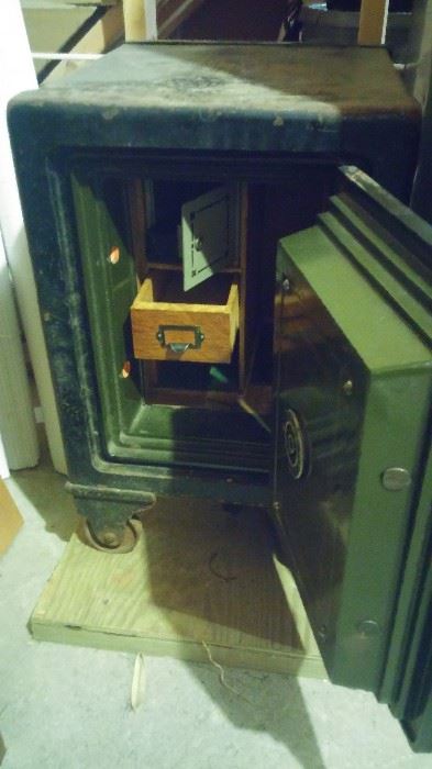 Yale commercial antique safe