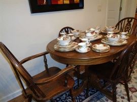 oval oak table w/4 chairs, vintage