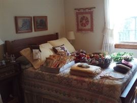 Beautiful Antique Oak Bed,Vintage Quilt,Patterns,etc...