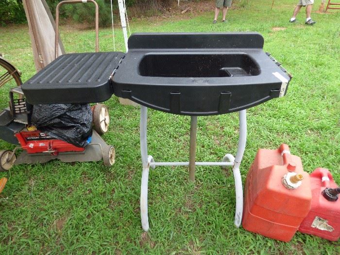 Portable sink great for camping