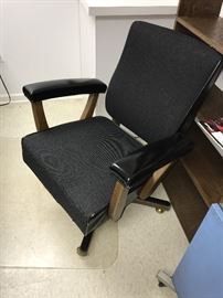 VINTAGE OFFICE CHAIR