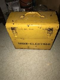 VINTAGE METAL TOOL BOX