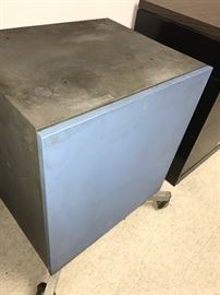 VINTAGE METAL FILE CABINET