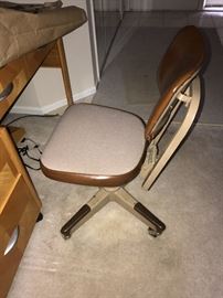 OFFICE CHAIR