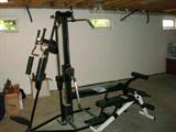 Full weight training set ready for those of you who enjoy working out at home.