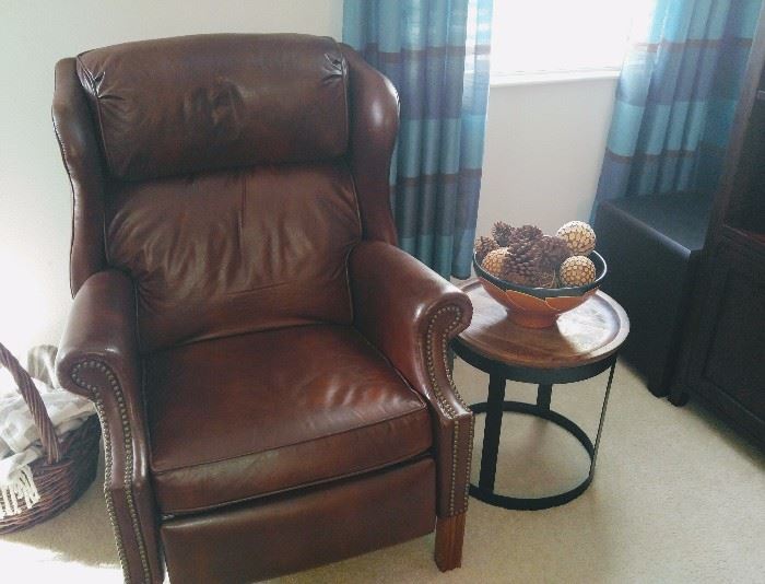 Leather-like recliner, great condition!