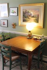 GREAT EXTENSION TABLE WITH 4 GREEN CHAIRS