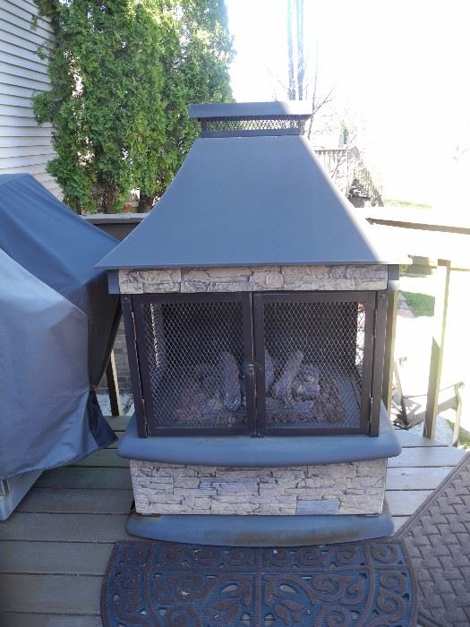 Fire pit/outdoor fireplace