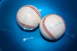 2 signed Dan Quisenberry baseballs