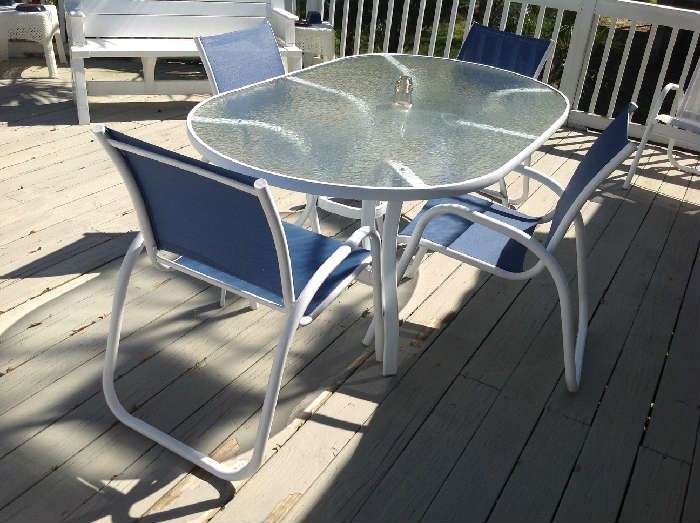 Table / 4 Chairs $ 100.00