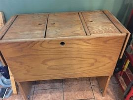 Wooden bar (great for entertainment)