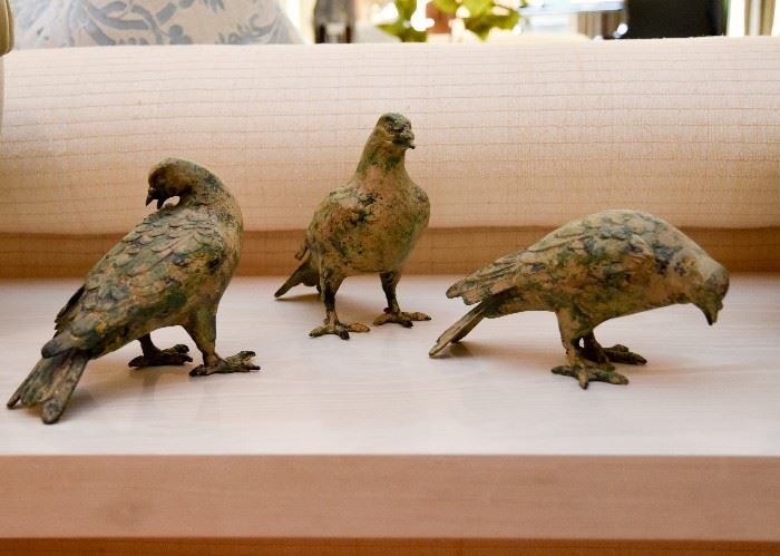 Set of 3 Iron Pigeon Statues (Distressed Finish)