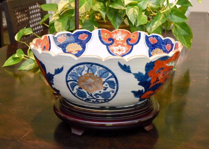 Japanese Imari Bowl w/ Gold Trim
