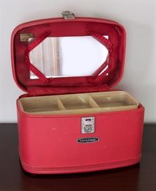 Vintage Vermillion Train Case 27.00