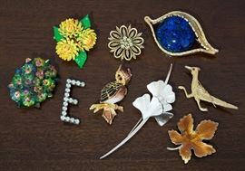 Vintage Jewelry - Brooches/Pins