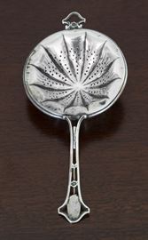 Over Cup Tea Strainer 189.00