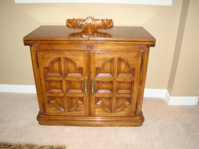 Thomasville Credenza with extending top 