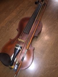 Beautiful OLD Cajun fiddle