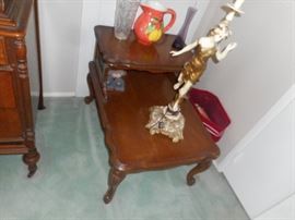 we have 2 of these matching end tables