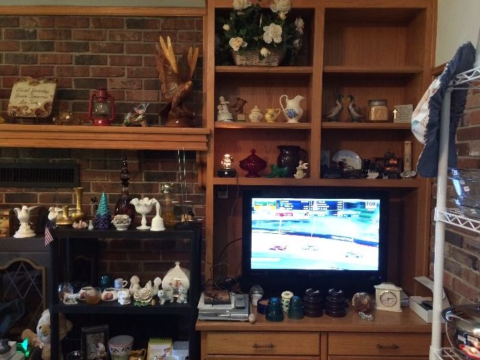 32" HDTV, Train Collectibles, Fenton,