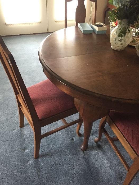 Dining room table w/4 chairs