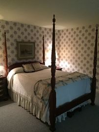 Queen 4 poster bed (American Drew)