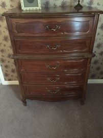 Chest of drawers (Broyhill)