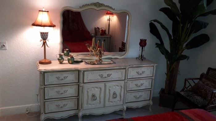Bassett French Provincial 9 Drawer Dresser with Mirror, Silk Table Lamp
