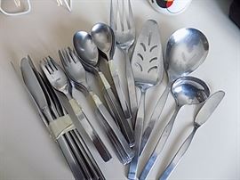 Oxford Hall Stainless Set for 8