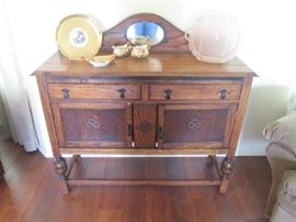 antique buffet English oak - stunning piece in great shape