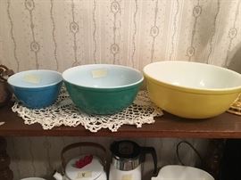 Vintage Pyrex Bowls, super fun!