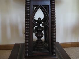 Victorian table intricate pedestal base - great condition 