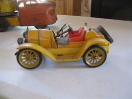 Vintage car has a movable shield piece on the right side Schuco Mercer 1225