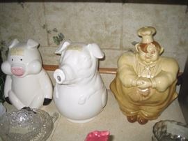 2 newer cookie jars (1) vintage cookie jar