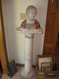 Marble base with lady Mignon bust
