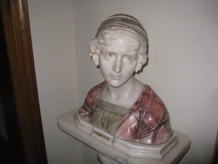 Mignon - marble bust