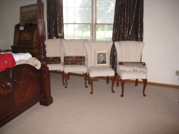 Set of (4) Queen Anne chairs