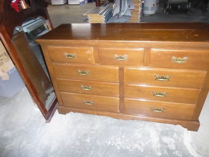 LINK TAYLOR DRESSER WITH MIRROR