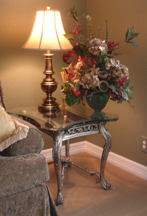 End table, Stiffel lamp, floral arrangement