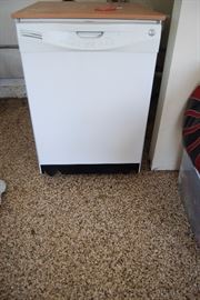 Ge Portable Dish Washer Used 18 Months