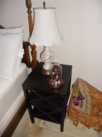 Crosshatch end table with 2 shelves