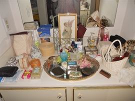 Dressing table and bath items