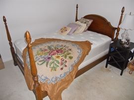 Nice 4 poster double bed