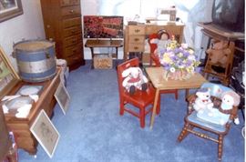 Reese Sale old drum, childs table  chairs