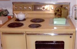 Reese Sale MidCentury, Hotpoint Harvest Gold electric range, jadite covered refrigerator dish, 60s Apple Cookie Jar