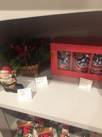 Christmas Ornaments and Décor 