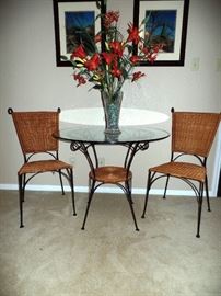 A handy breakfast nook