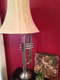 Musical instrument lamp