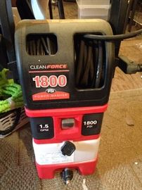 Clean Force 1800 power washer